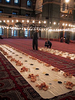 Iftar in Istanbul Turkey.jpg