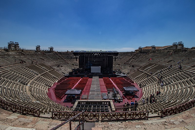 File:Il Giro d'Italia arriva a Verona.jpg