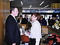יו"ר העמותה אל"ם זאב ינובסקי ומנהלת אילנית פנר במפגש "ים עסקים" 2002.