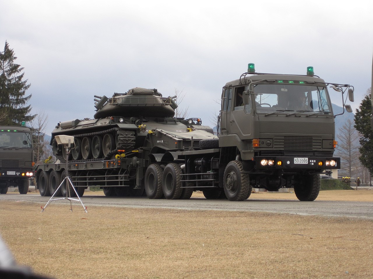 File:JGSDF 73式特大型セミトレーラ 20120422-01.JPG - Wikimedia 