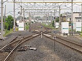 駅南側の平面交差部分（2011年5月）