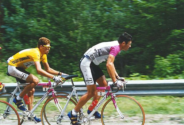 1997 Tour: Jan Ullrich in the leader's jersey, with Udo Bölts riding in support.