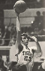 John Gianelli during the 1970-71 season. John Gianelli UOP.jpg