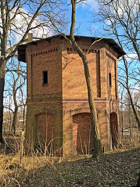 File:Jueterbog Lindenstraße Wasserturm.jpg