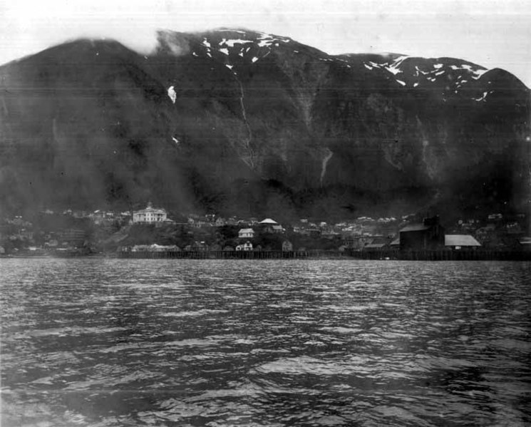 File:Juneau from the water, ca 1914 (CURTIS 1912).jpeg