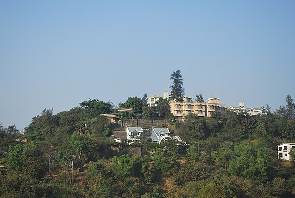 A bungalow in Khandala was rented by Guru Dutt for the screenplay writing