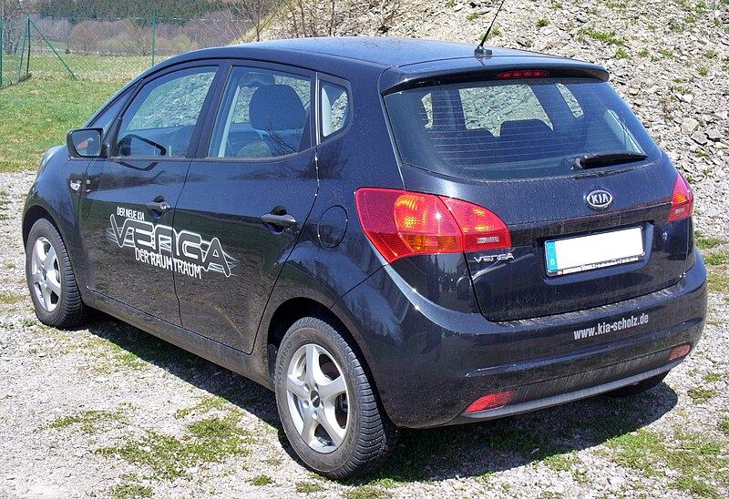 File:Kia Venga Vision Steinschwarz Heck.JPG