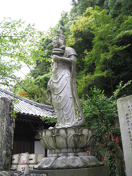 File:Kimiidera kofukukannon.jpg