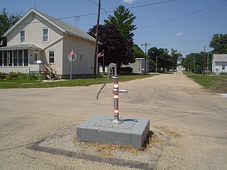 Kings, IL Old Well.JPG