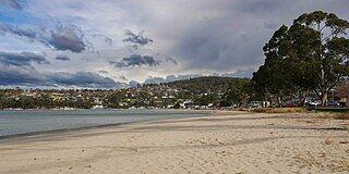 <span class="mw-page-title-main">Kingston Beach, Tasmania</span> Suburb of Hobart, Tasmania, Australia