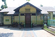 Bahasa Indonesia: Museum di Kompleks Makam Sultan Suriansyah di Kuin Utara, Banjarmasin Banjar: Musium di Kubah Sultan Suriansyah di Kuin Utara, Banjarmasin English: A museum at the Tomb of Sultan Suriansyah in North Kuin, Banjarmasin