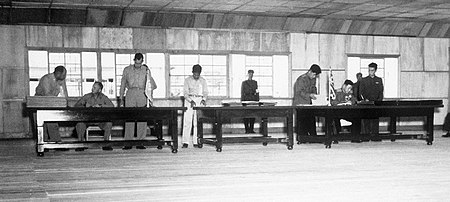 Tập_tin:Korean_War_armistice_agreement_1953.jpg