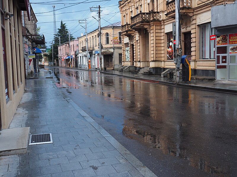 File:Kutaisi - street(1).jpg