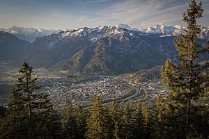 Bad Reichenhall: Geographie, Geschichte, Religion