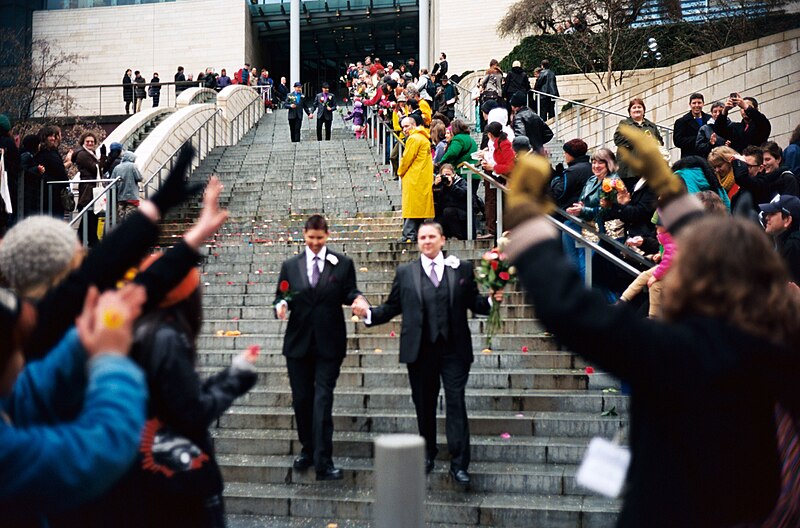 File:Leaving Seattle City Hall on first day of gay marriage in Washington 2.jpg