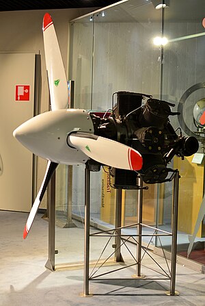 Leichter Dieselflugmotor Deutsches Museum Bonn eins.jpg