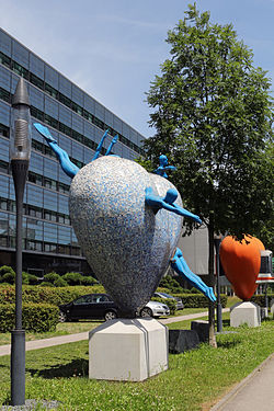 1 of 10 hearts, a work of Christof Cremer for 150 years Linz AG. This heart stands for the public swimming pools.