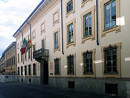 Lodi - Sommariva palace - facade.jpg