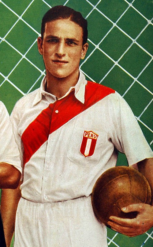 Fernández with the Peru national team in 1937