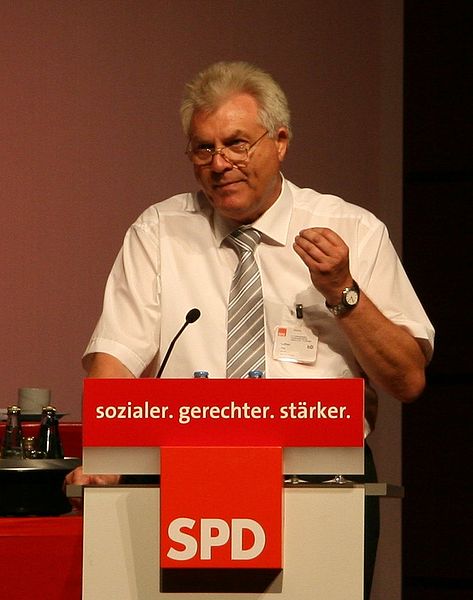 File:Lothar Hay, August 2009 - by SPD-Schleswig-Holstein.jpg
