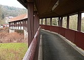 Das Innere der Brücke mit Abknickungen