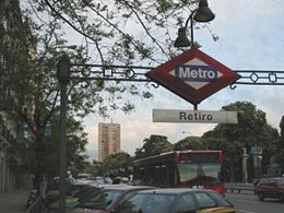Madrid-MetroRetiroExterior.jpg