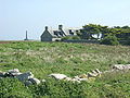 Archipel des Glénan : île du Loc'h, maison abandonnée et ses cheminées