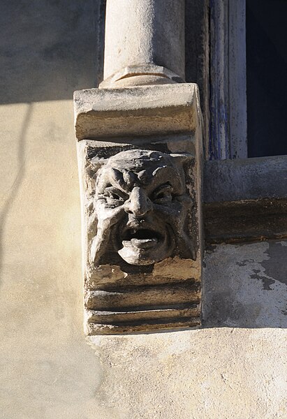 File:Mascaron in Av. Liberdade (6).JPG