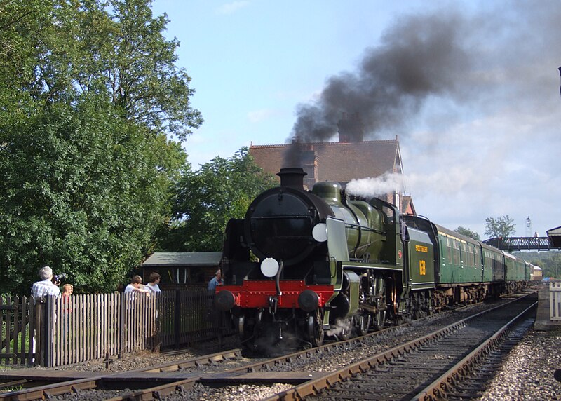 File:Maunsel U class no. 1638 Bluebell railway (4).jpg