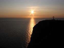 Il sole di mezzanotte visto da Capo Nord