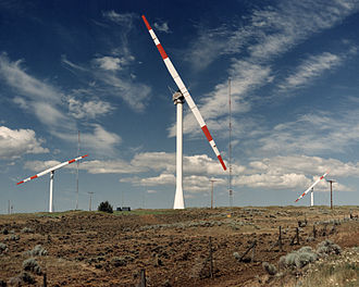 Mod-2 (2.5 MW wind turbine cluster in Goodnoe Hills, Washington) Mod-2 Wind Turbine Cluster3.jpg