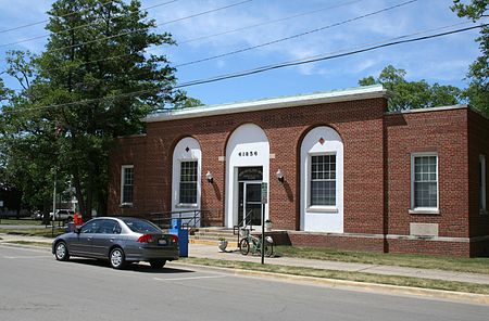 Monticello Illinois Post Office.jpg