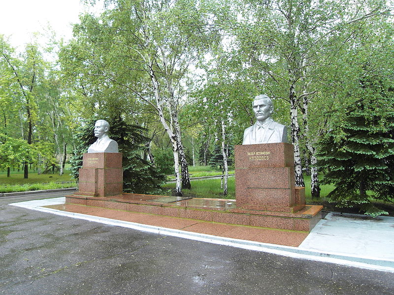 File:Monument Ryaboshapka Kozodoev.JPG