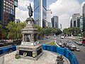 Monumento a Cuauhtémoc ja Paseo de la Reforma.jpg