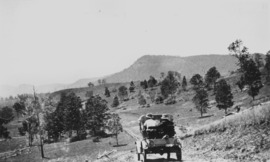 Gunung Gipps pada Macpherson Berbagai Queensland 1928.tiff