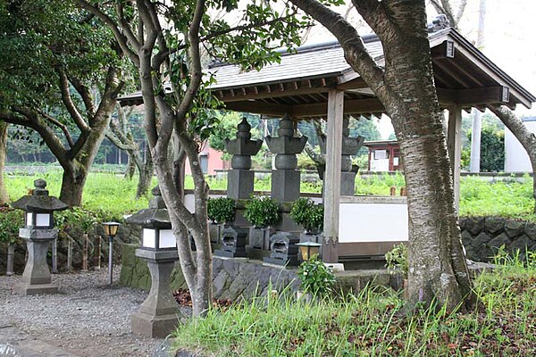 The gravestone Stupa of Lord Nanjo Tokimitsu, land donor of Taisekiji. By the Myorenji Temple.