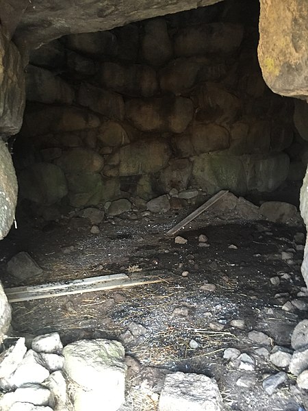 File:Nuraghe Izzana - 2016 (4).JPG