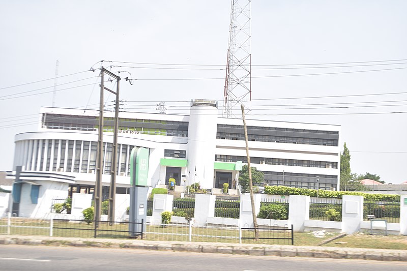 File:OBA ADESSOJI ADERENI HOUSE, Ibadan.jpg