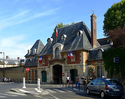 How to get to Hôpital Saint-Louis with public transit - About the place