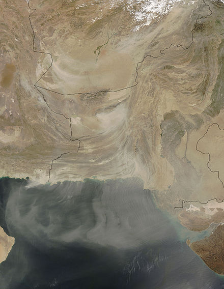 Dust storm over Pakistan and surrounding countries, 7 April 2005