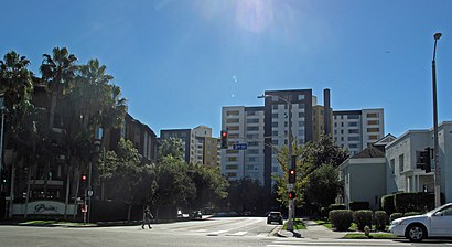 How to get to Park La Brea Apartments with public transit - About the place