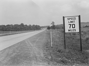 70 миль в километрах. Ограничения скорости в Америке. Pennsylvania Turnpike. Максимальное ограничение скорости в США. Ограничение скорости в США И Канаде.