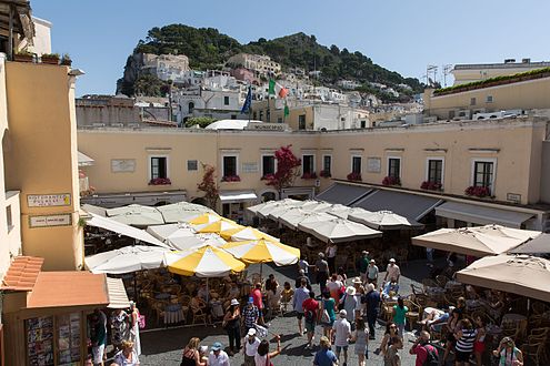 Piazza Umberto I (La Piazzetta) in Capri