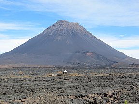 Fogo: Geographie, Geologie, Geschichte