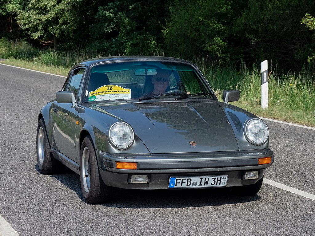 File:Porsche 911 Carrera  Coupé - Wikimedia Commons