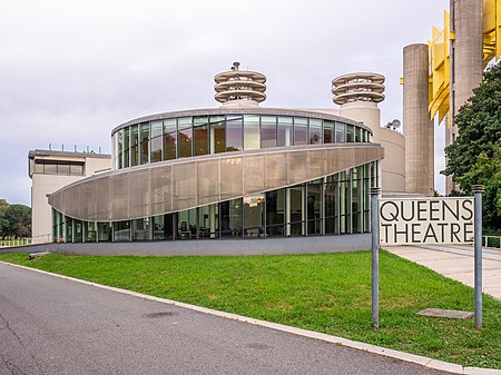 Queens Theatre (48613181573)