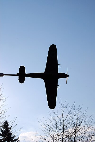 File:RAF RCAF Monument, Windsor (3381133340).jpg