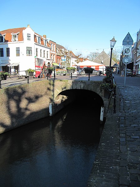File:RM33549 Schoonhoven - Haven (damoverkluizing Lopikerstraat).jpg