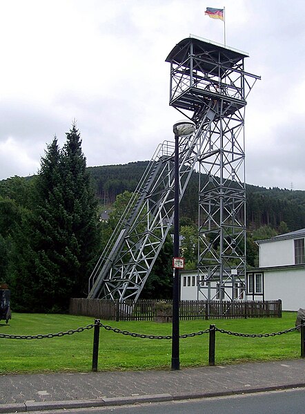 File:Ramsbeck Förderturm.JPG