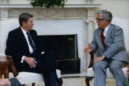 Howe with US president Ronald Reagan in 1986